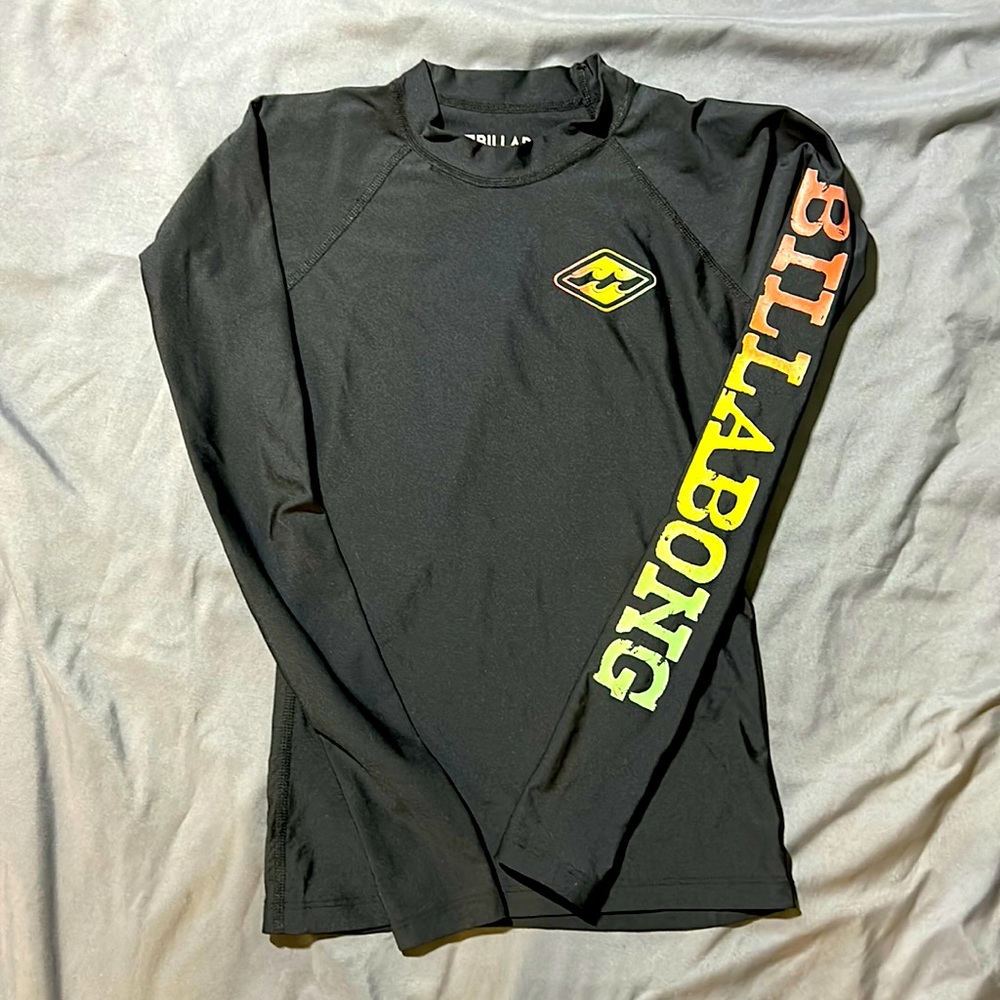 Woman’s Size Small~Billabong UVA Protection~Long Sleeve Shirt